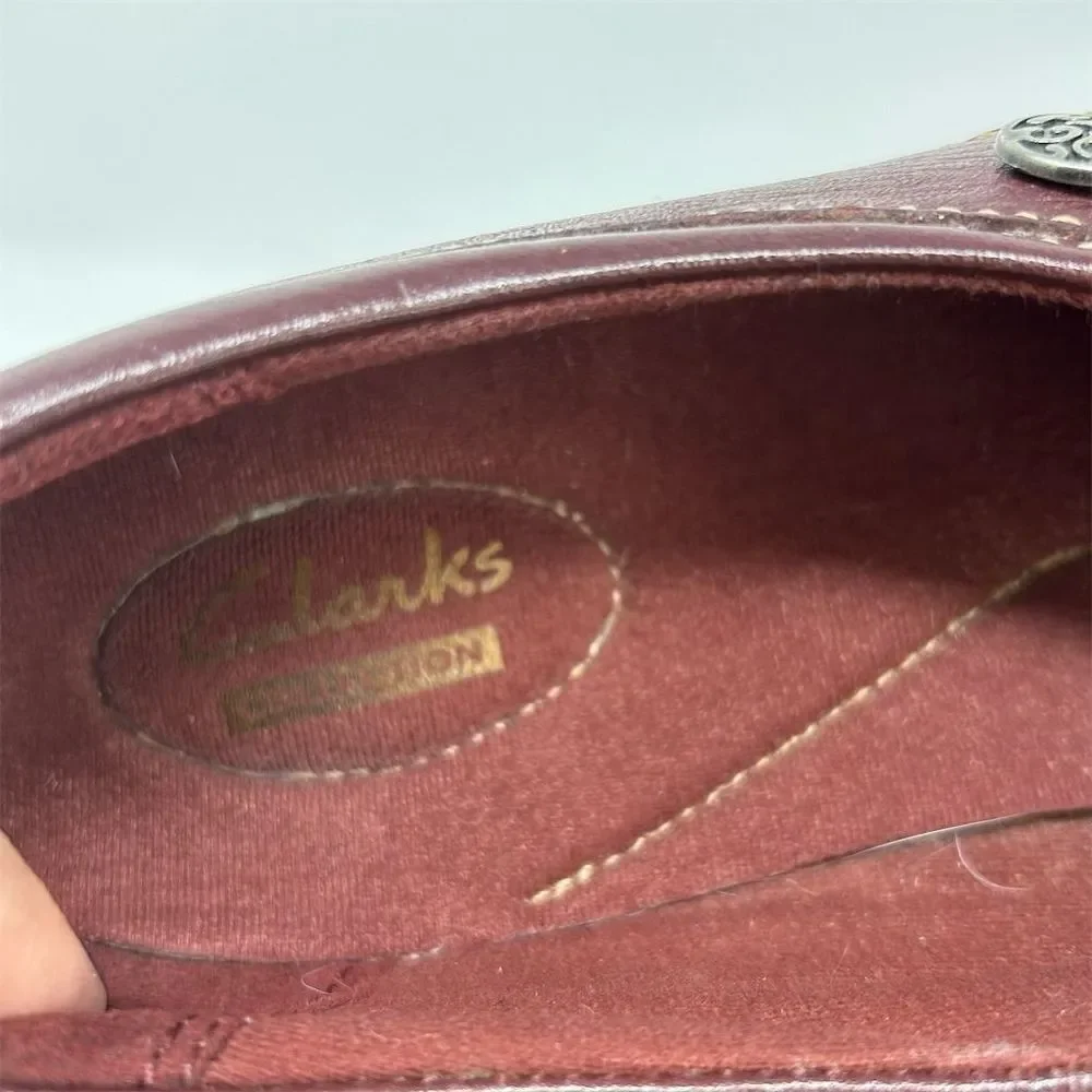 Clarks Women's Rich Burgundy Red Leather Loafers Size 9.5 Narrow Casual Flats